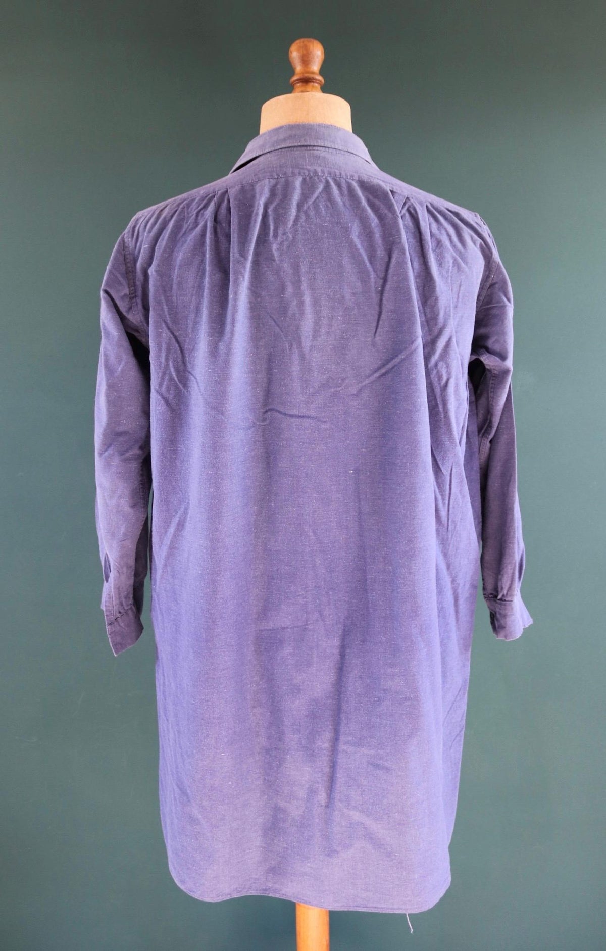 Vintage 1940s French workwear shirt - faded blue cotton - darned and repaired - 49” chest