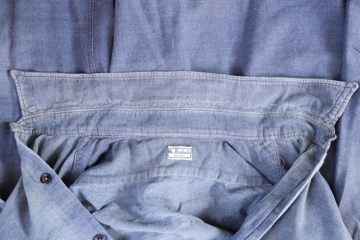 Vintage 1940s French workwear shirt - faded blue cotton - darned and repaired - 45” chest