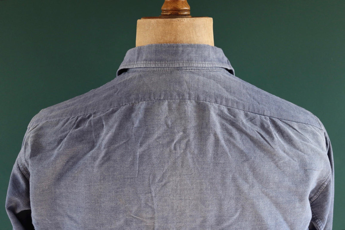 Vintage 1940s French workwear shirt - faded blue cotton - darned and repaired - 45” chest