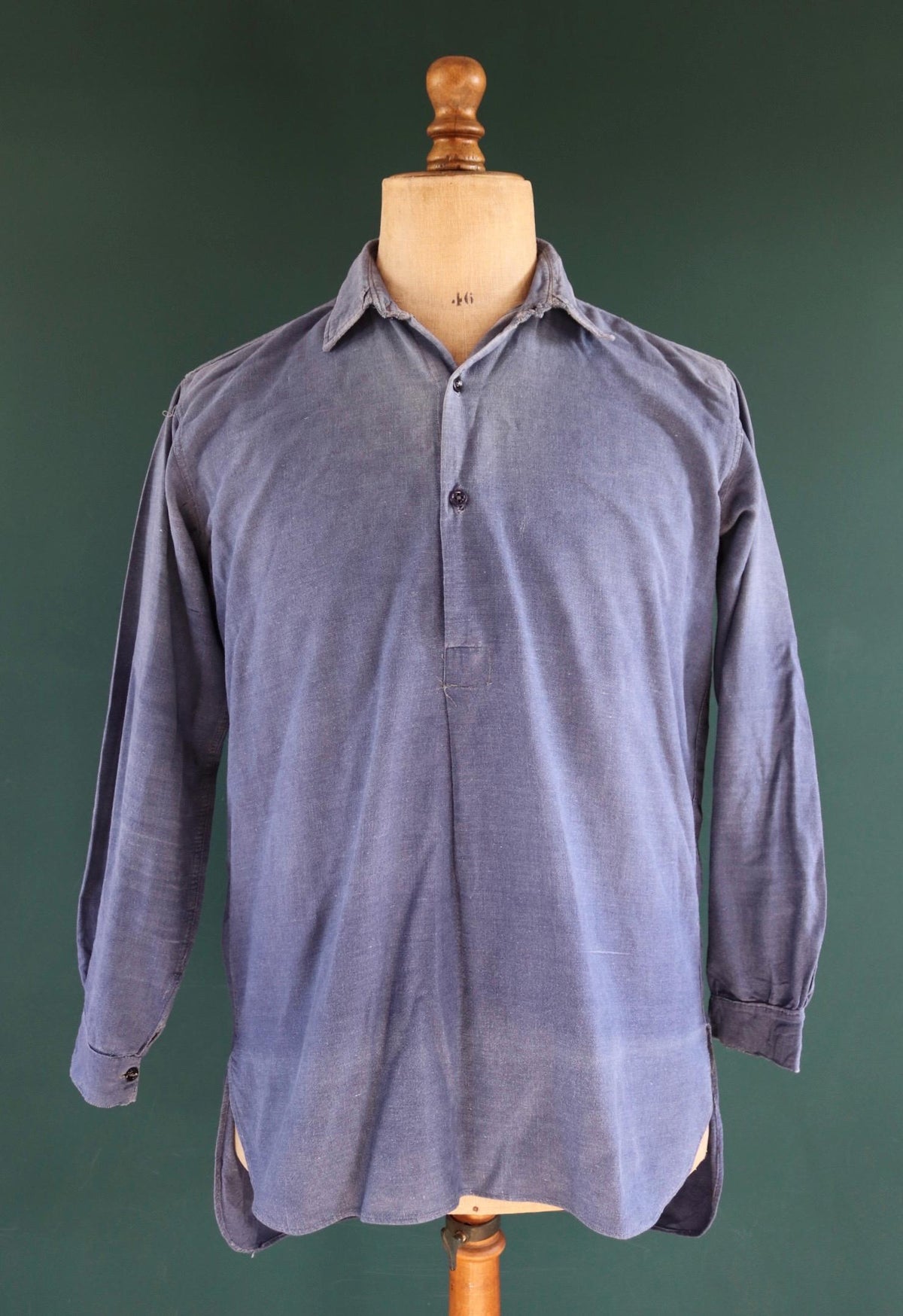 Vintage 1940s French workwear shirt - faded blue cotton - darned and repaired - 45” chest