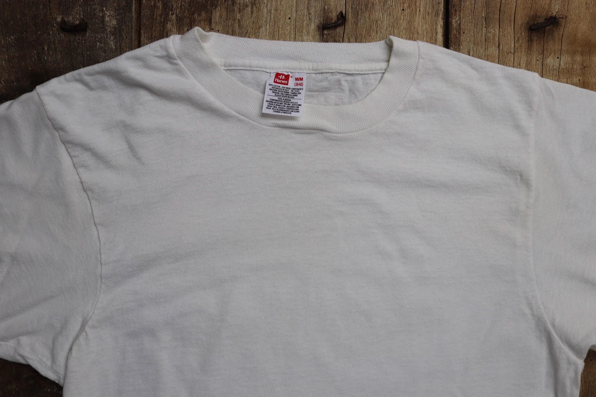 Vintage 1990s plain white t shirt - Hanes blank tee - 35” chest