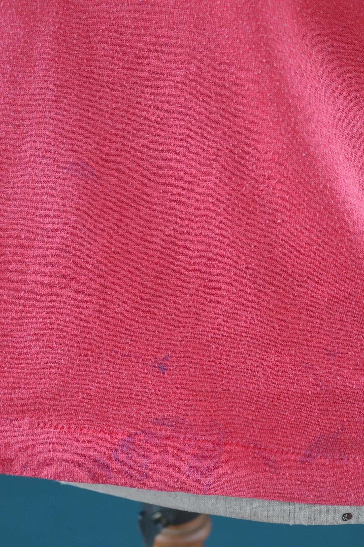 Vintage 1970s Ebony Club t shirt - Las Vegas disco club - faded red - glitter transfer - 42" chest
