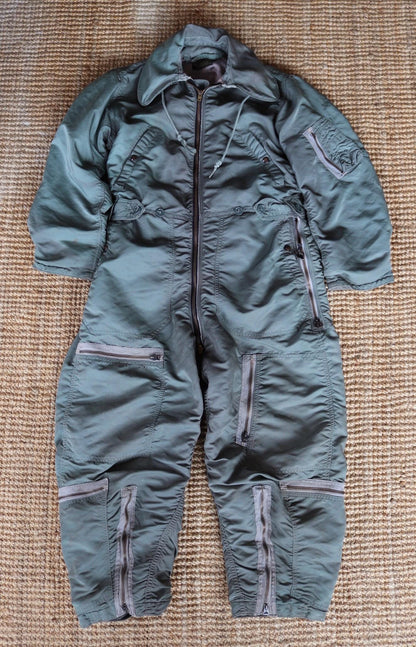 Vintage 1950s USAF CWU 1P flight suit - US Air Force - military coveralls - 42” x 34” x 24”
