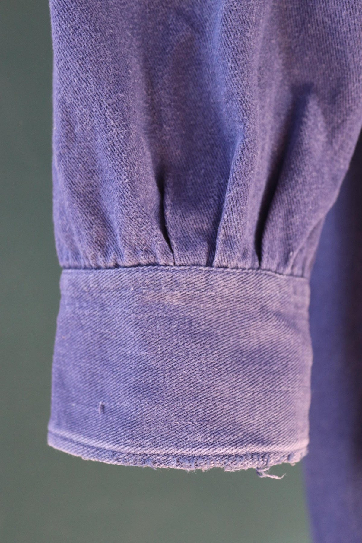 Vintage 1940s French workwear shirt - faded blue cotton - darned and repaired - 44” chest