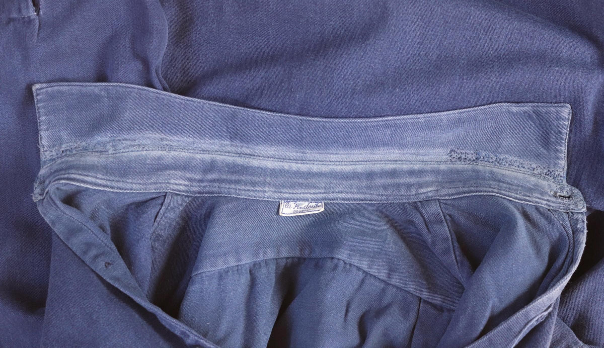 Vintage 1940s French workwear shirt - faded blue cotton - darned and repaired - 44” chest