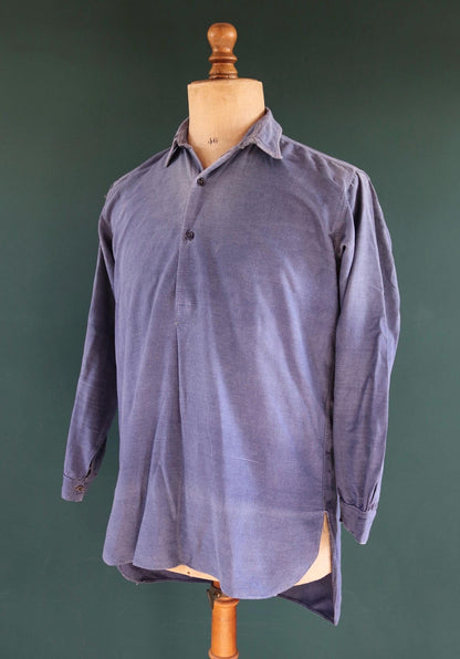 Vintage 1940s French workwear shirt - faded blue cotton - darned and repaired - 45” chest