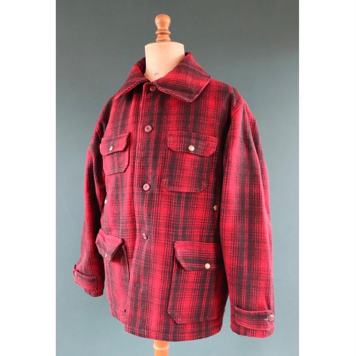 Vintage 1950s Woolrich plaid wool jacket - workwear mackinaw - hunting chore coat - 50” chest