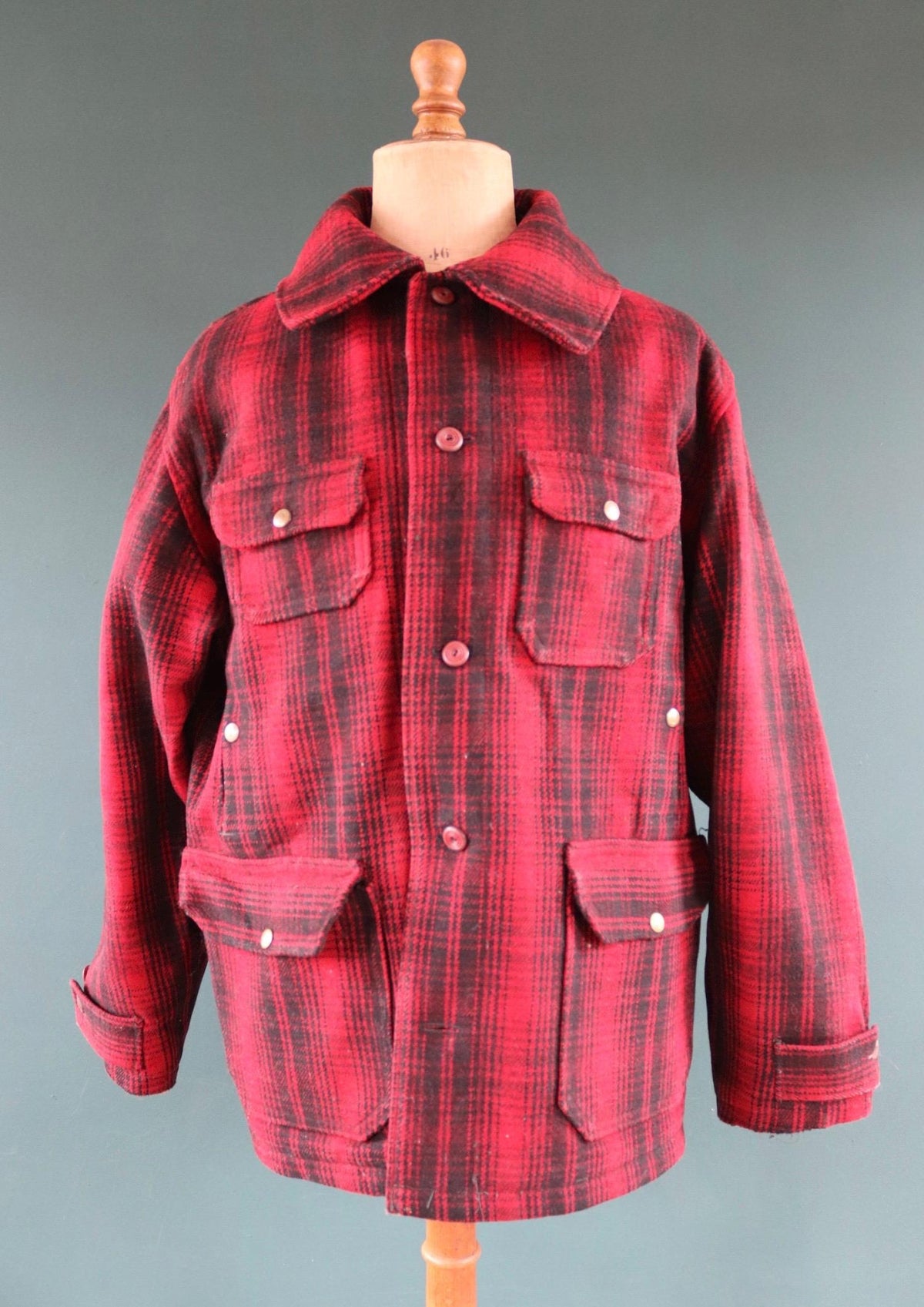 Vintage 1950s Woolrich plaid wool jacket - workwear mackinaw - hunting chore coat - 50” chest
