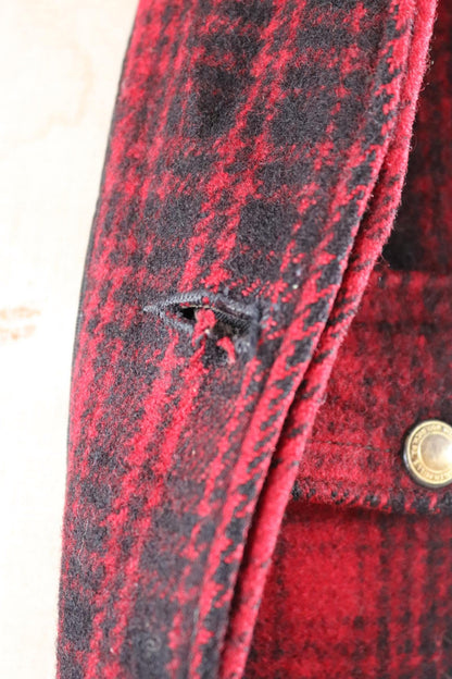 Vintage 1950s Woolrich plaid wool jacket - workwear mackinaw - hunting chore coat - 46” chest