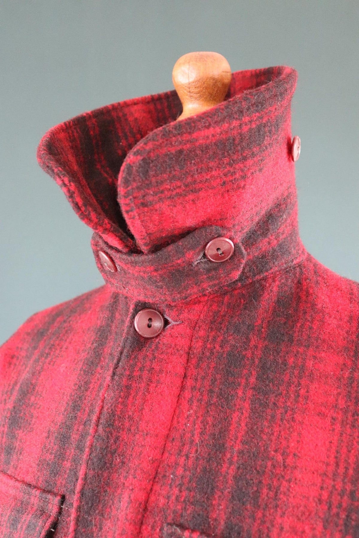 Vintage 1950s Woolrich plaid wool jacket - workwear mackinaw - hunting chore coat - 43” chest