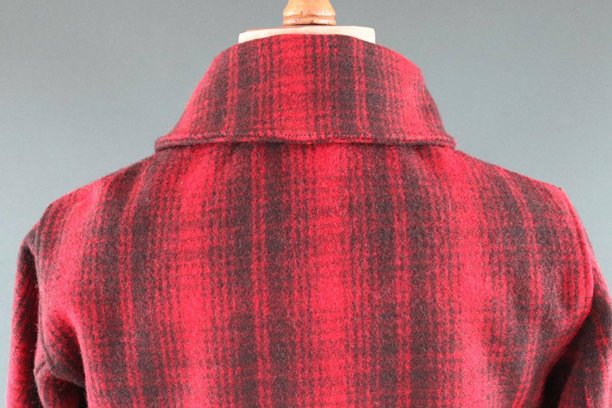 Vintage 1950s Woolrich plaid wool jacket - workwear mackinaw - hunting chore coat - 43” chest