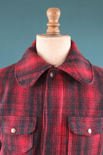 Vintage 1950s Woolrich plaid wool jacket - workwear mackinaw - hunting chore coat - 43” chest