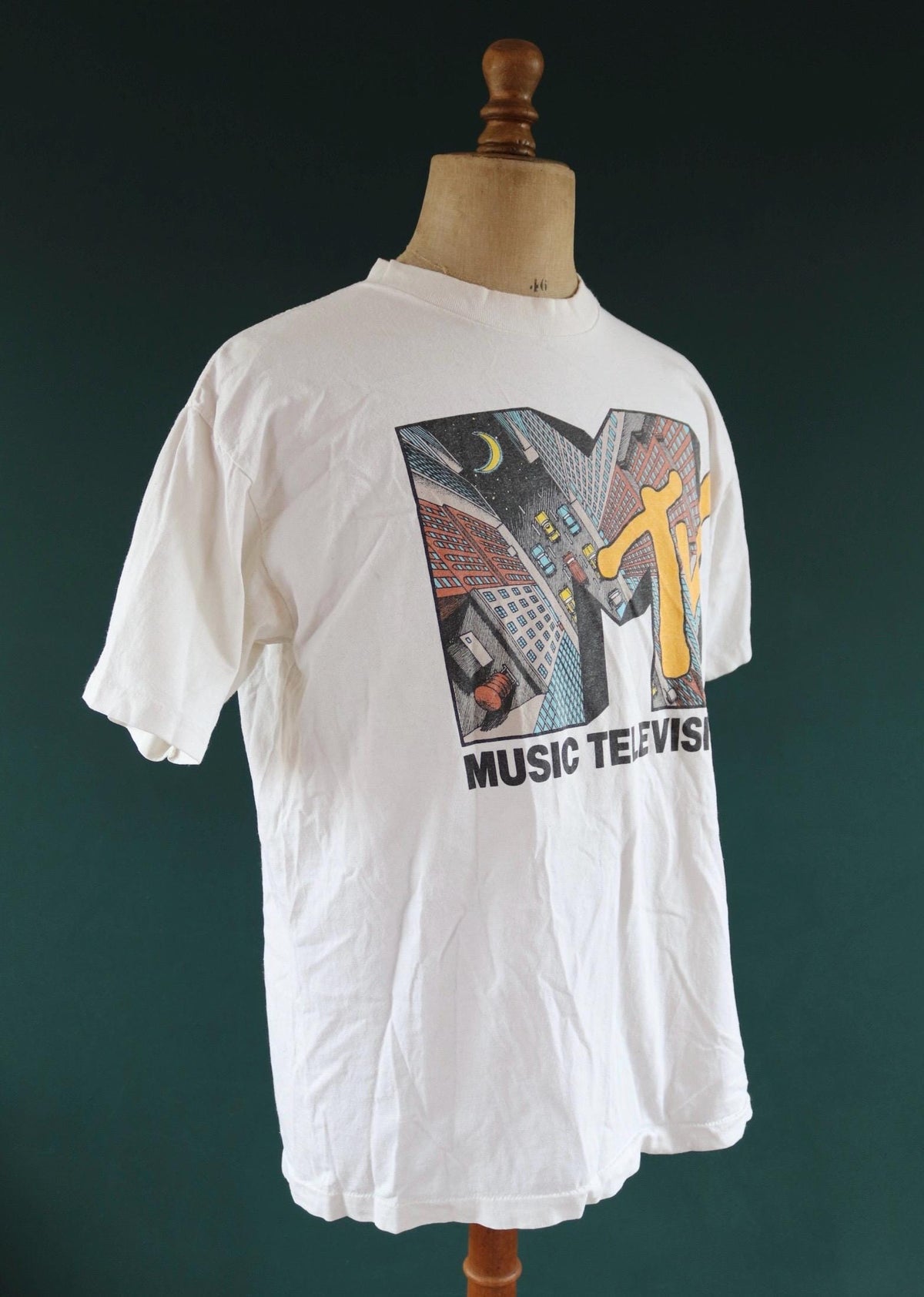 Vintage 1990s MTV t shirt - single stitch - skyscraper print - 45” chest