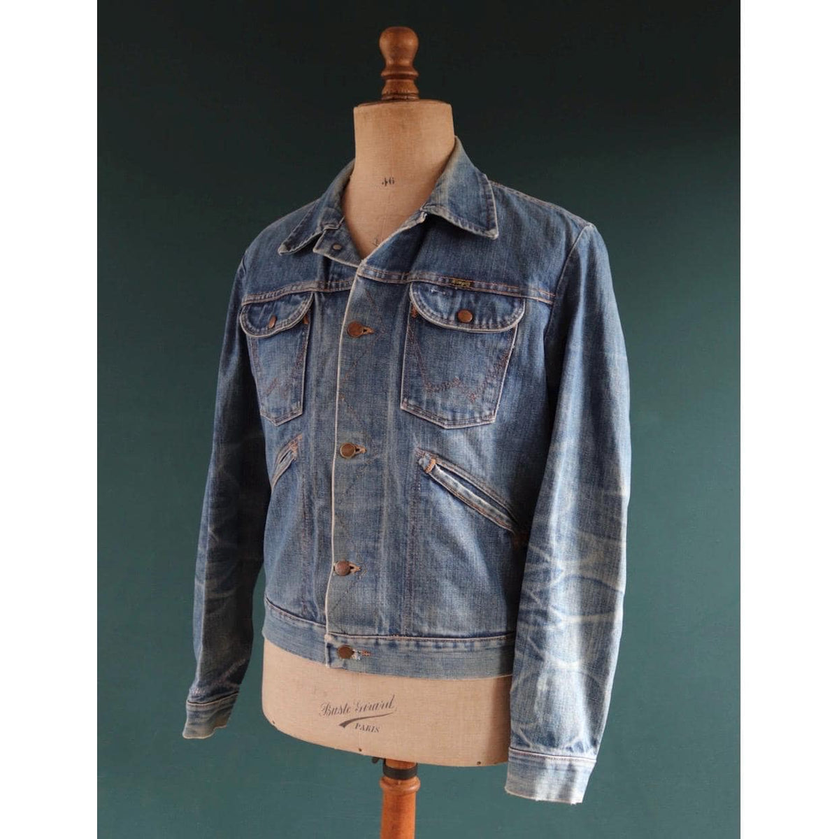 Vintage 1970s Wrangler denim jacket - selvedge workwear - whisker fades - 42" chest