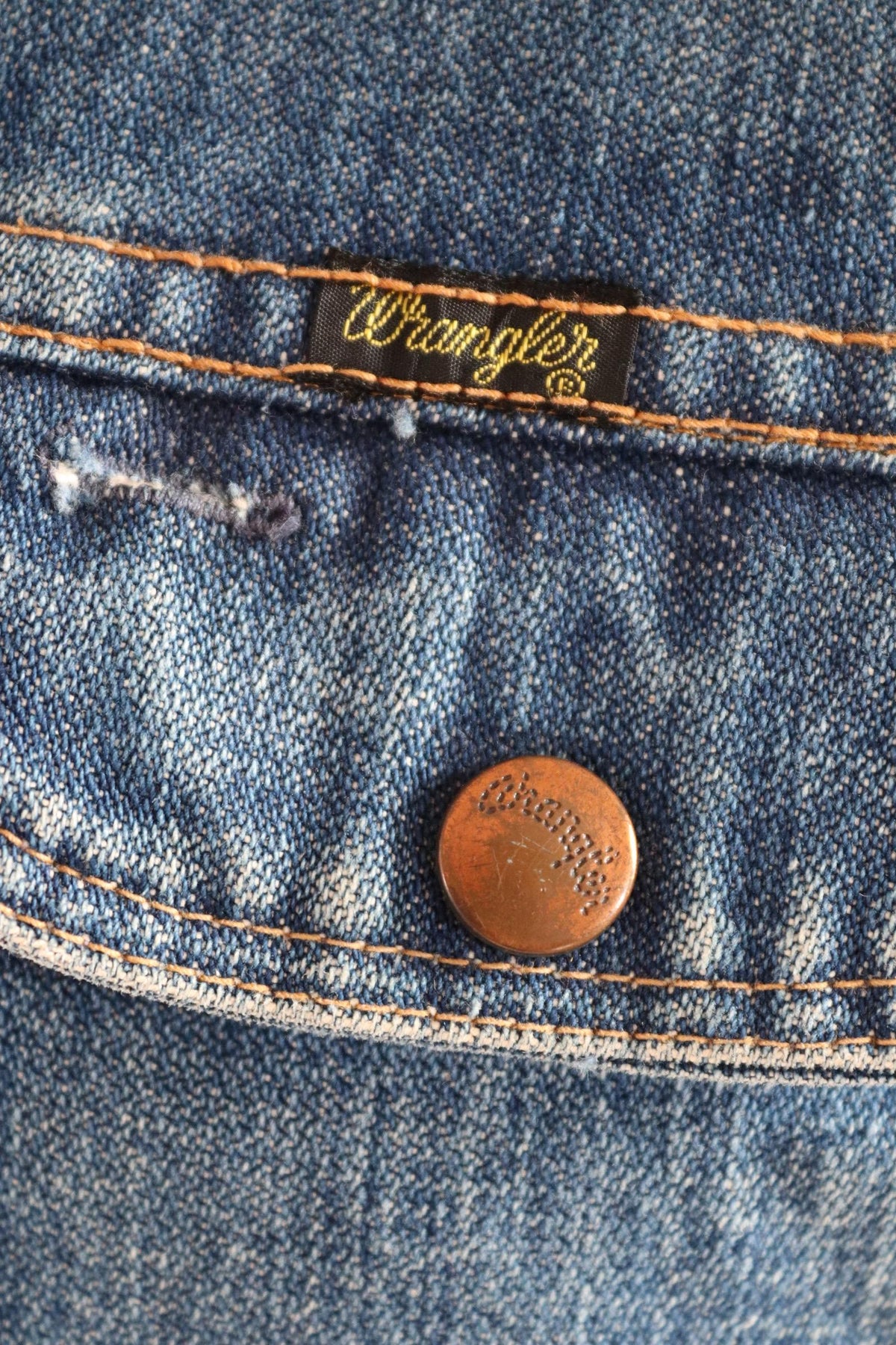 Vintage 1970s Wrangler denim jacket - selvedge workwear - whisker fades - 42" chest