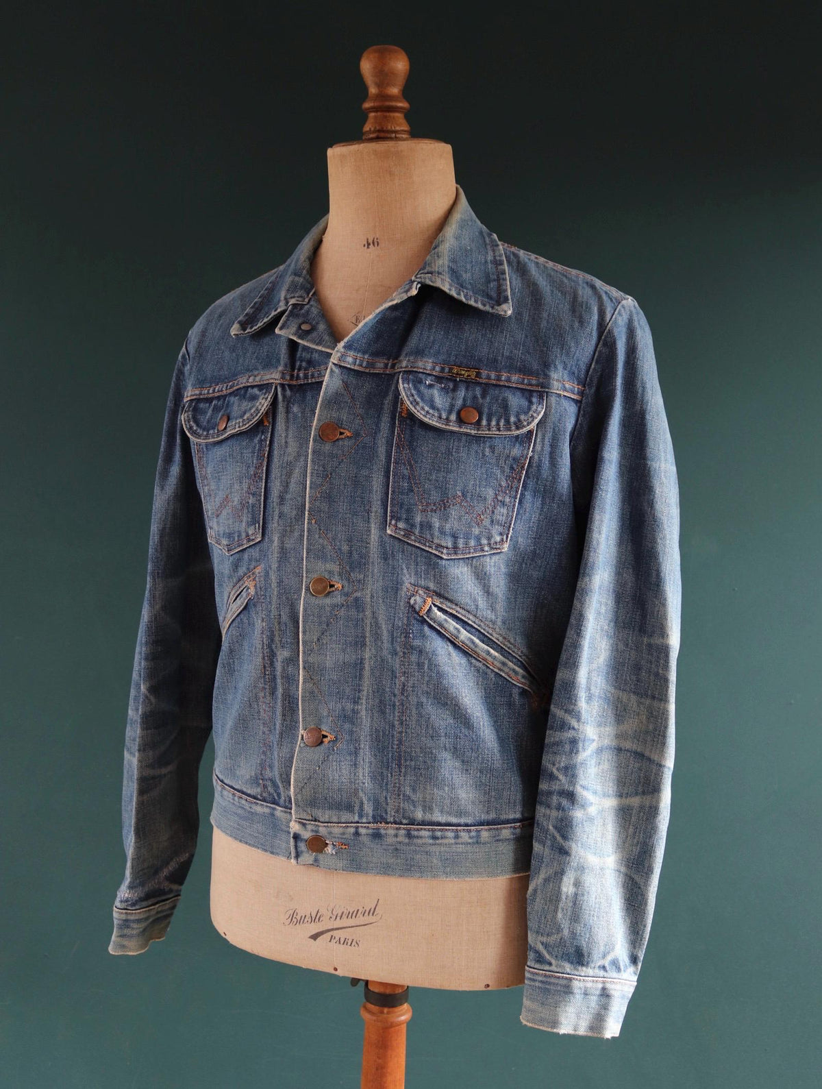 Vintage 1970s Wrangler denim jacket - selvedge workwear - whisker fades - 42" chest
