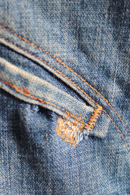 Vintage 1970s Wrangler denim jacket - selvedge workwear - whisker fades - 42" chest