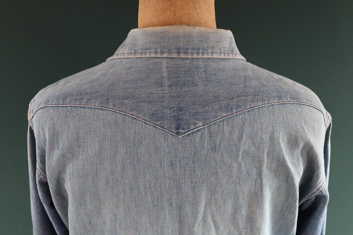Vintage 1960s Wrangler denim shirt - cowboy - Western style - 44" chest