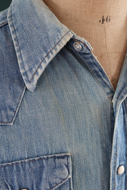 Vintage 1960s Wrangler denim shirt - cowboy - Western style - 44" chest