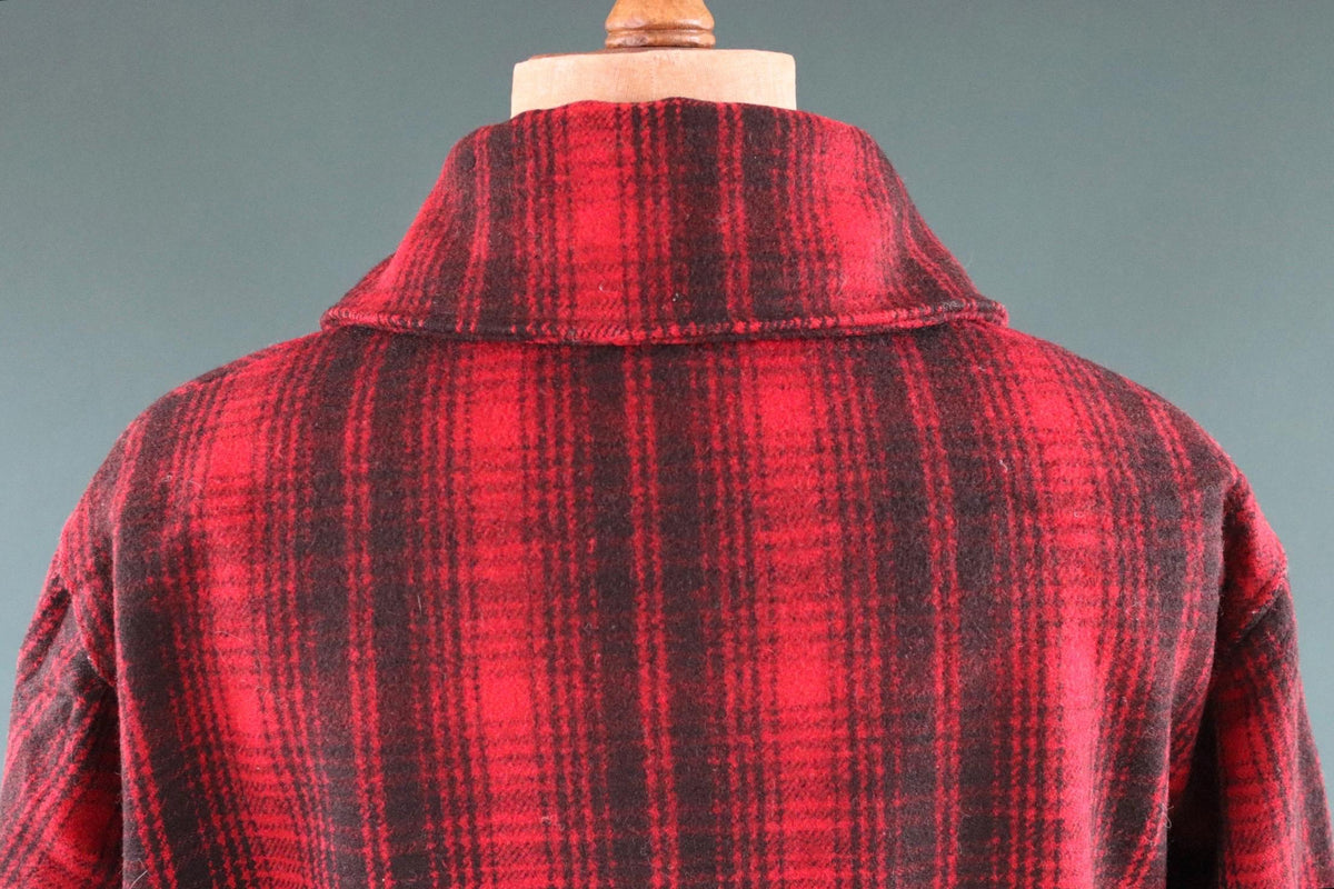 Vintage 1950s Woolrich plaid wool jacket - workwear mackinaw - hunting chore coat - 50” chest