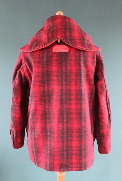 Vintage 1950s Woolrich plaid wool jacket - workwear mackinaw - hunting chore coat - 46” chest