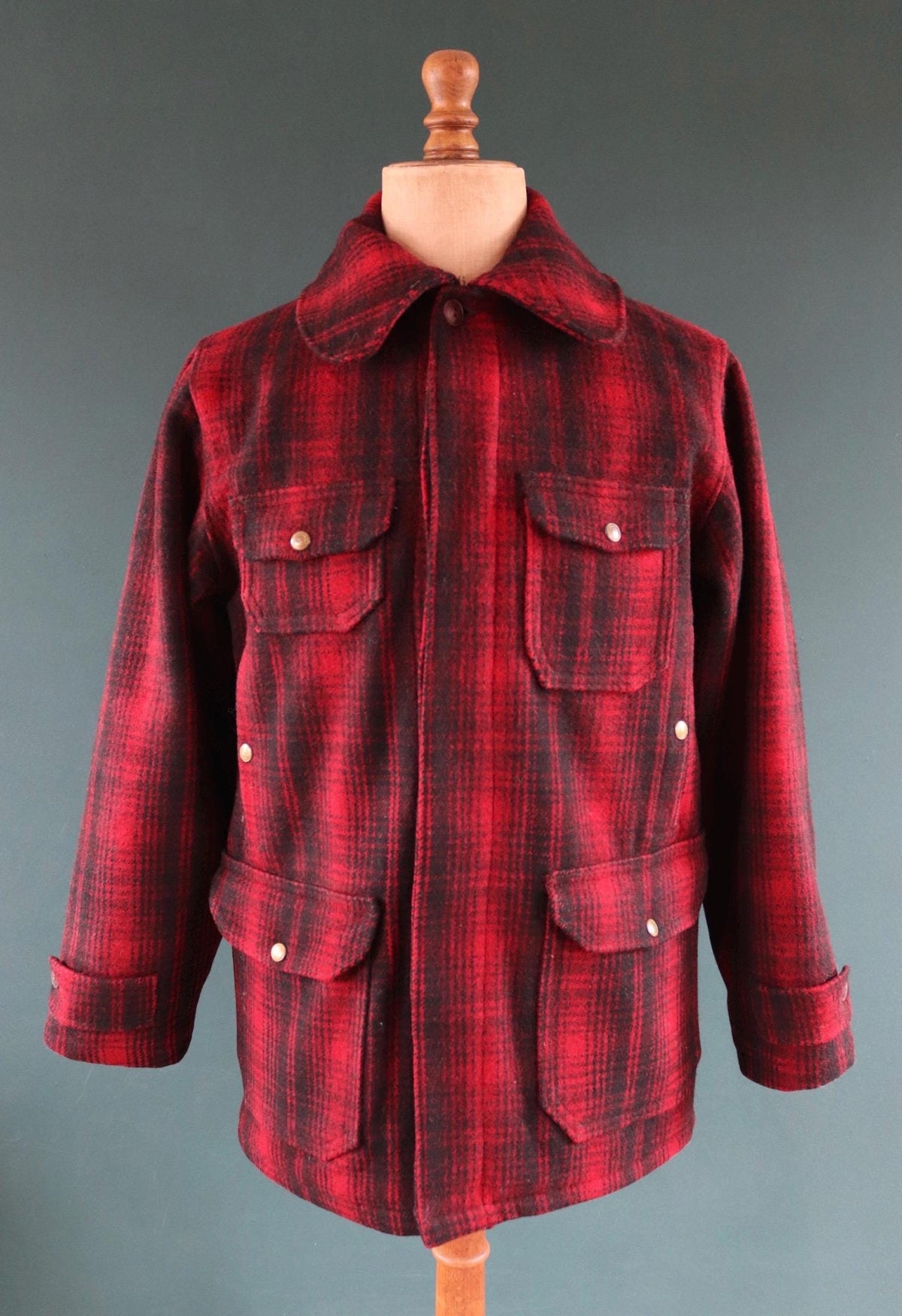 Vintage 1950s Woolrich plaid wool jacket - workwear mackinaw - hunting chore coat - 43” chest