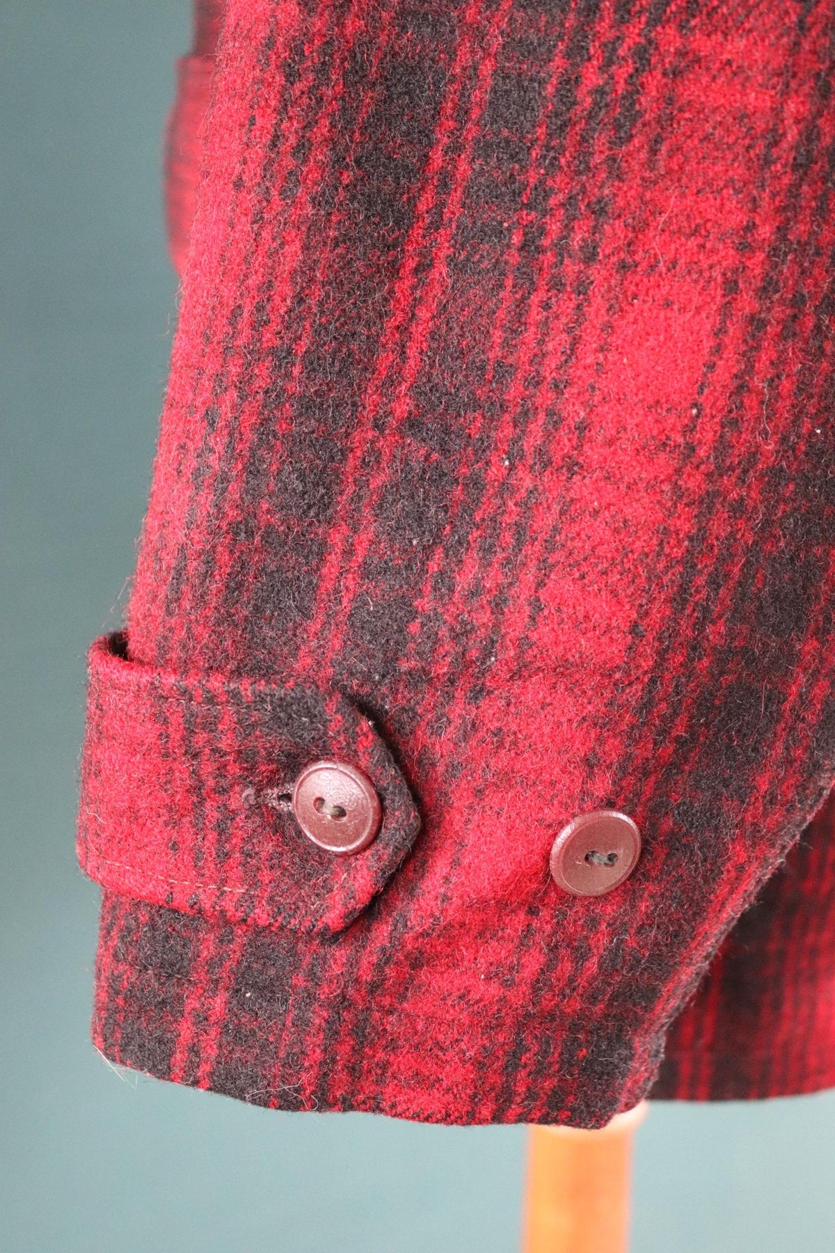 Vintage 1950s Woolrich plaid wool jacket - workwear mackinaw - hunting chore coat - 43” chest
