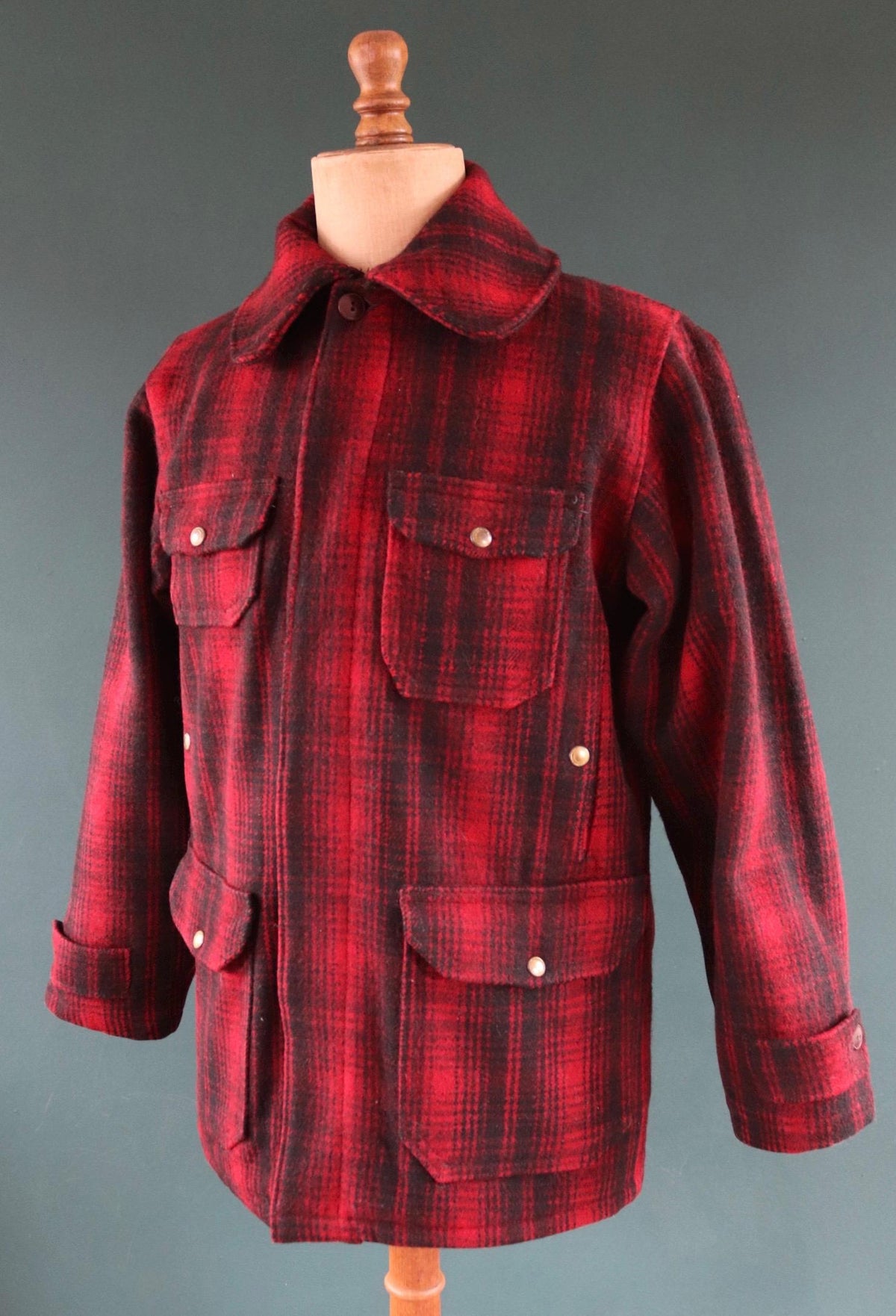 Vintage 1950s Woolrich plaid wool jacket - workwear mackinaw - hunting chore coat - 43” chest