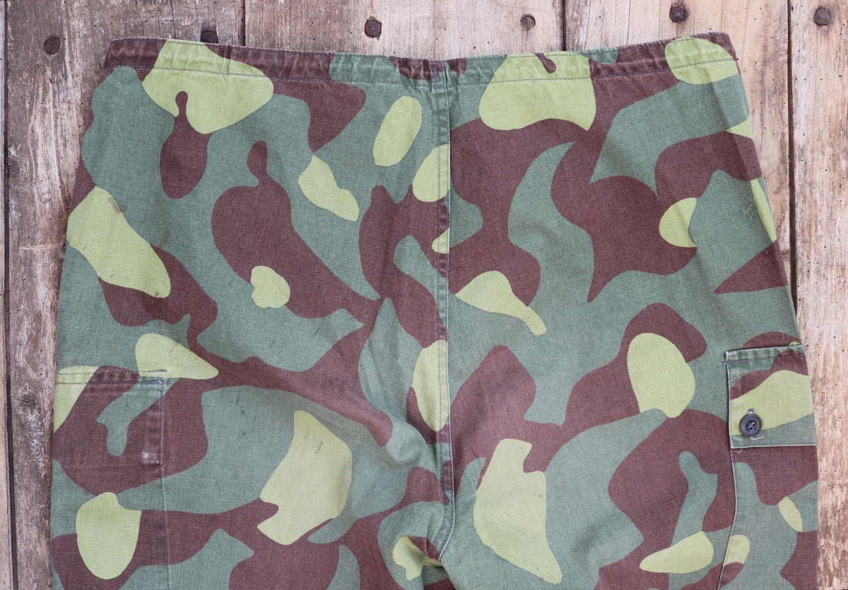 Vintage 1980s Finnish M62 camo trousers - windproof paratrooper pants - 37” x 27”