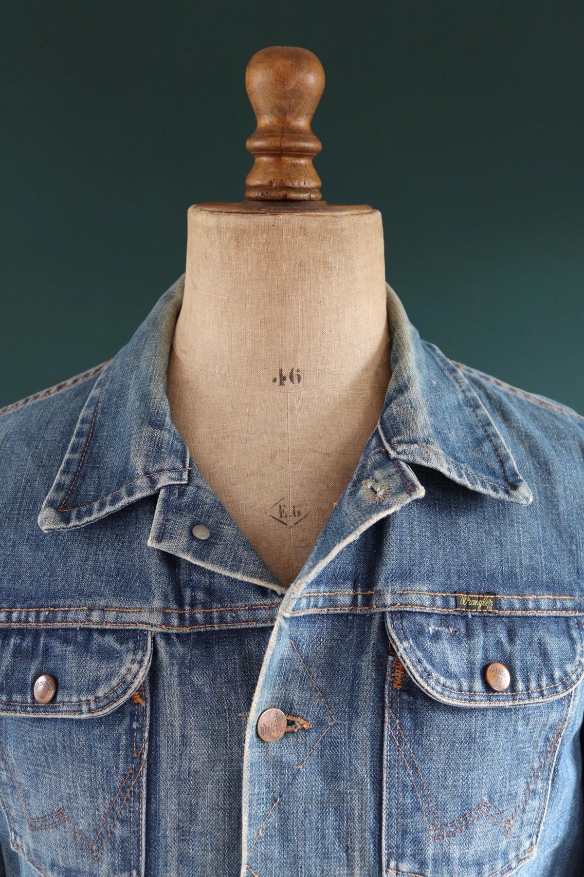 Vintage 1970s Wrangler denim jacket - selvedge workwear - whisker fades - 42" chest