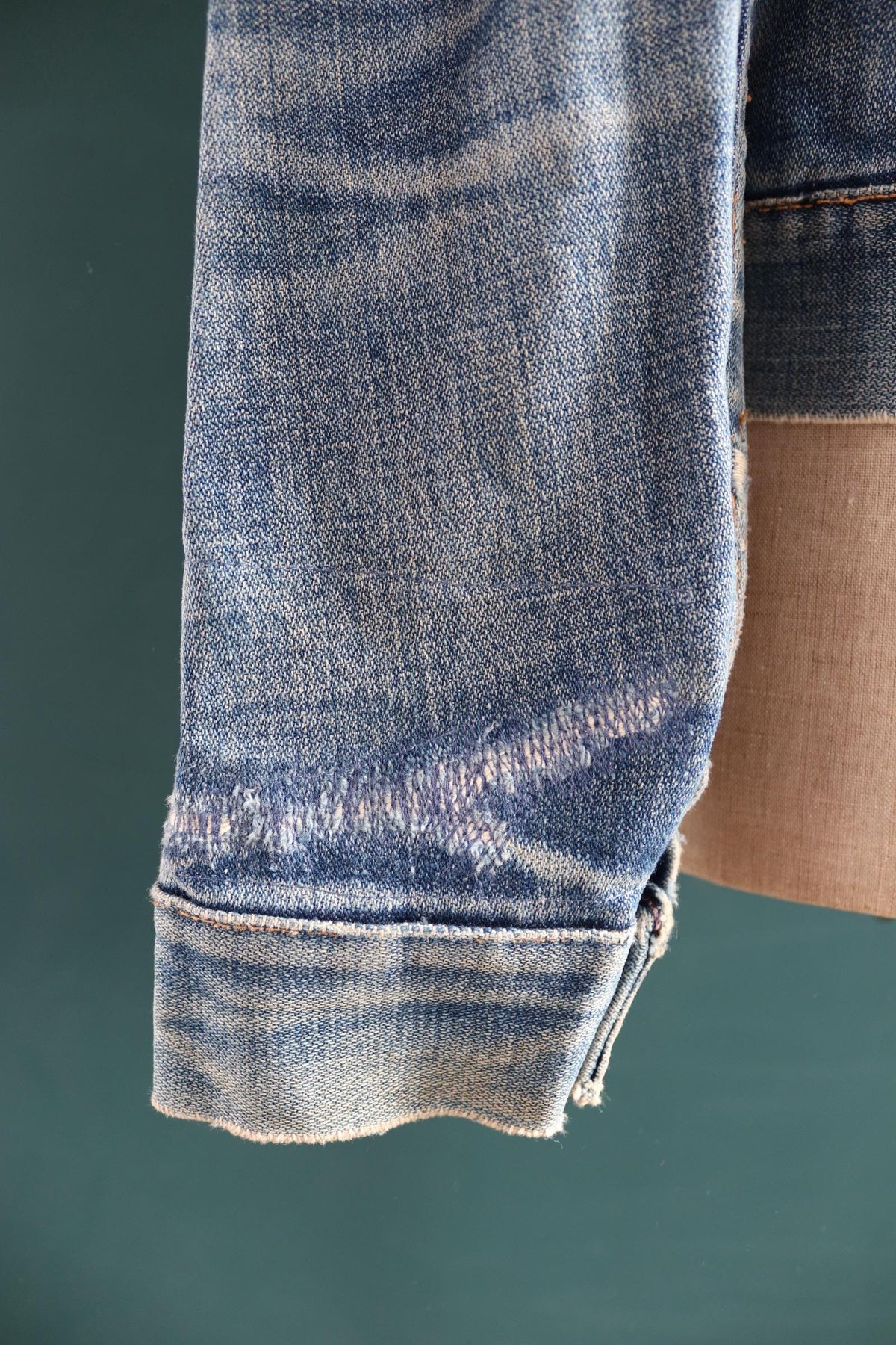 Vintage 1970s Wrangler denim jacket - selvedge workwear - whisker fades - 42" chest