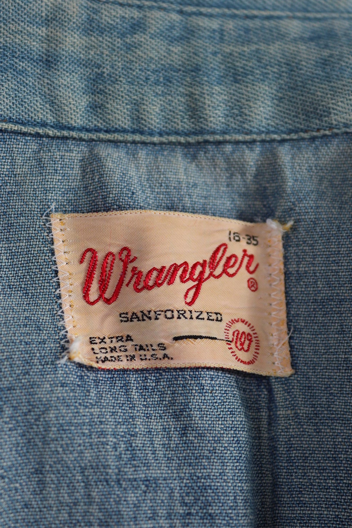 Vintage 1960s Wrangler denim shirt - cowboy - Western style - 44" chest