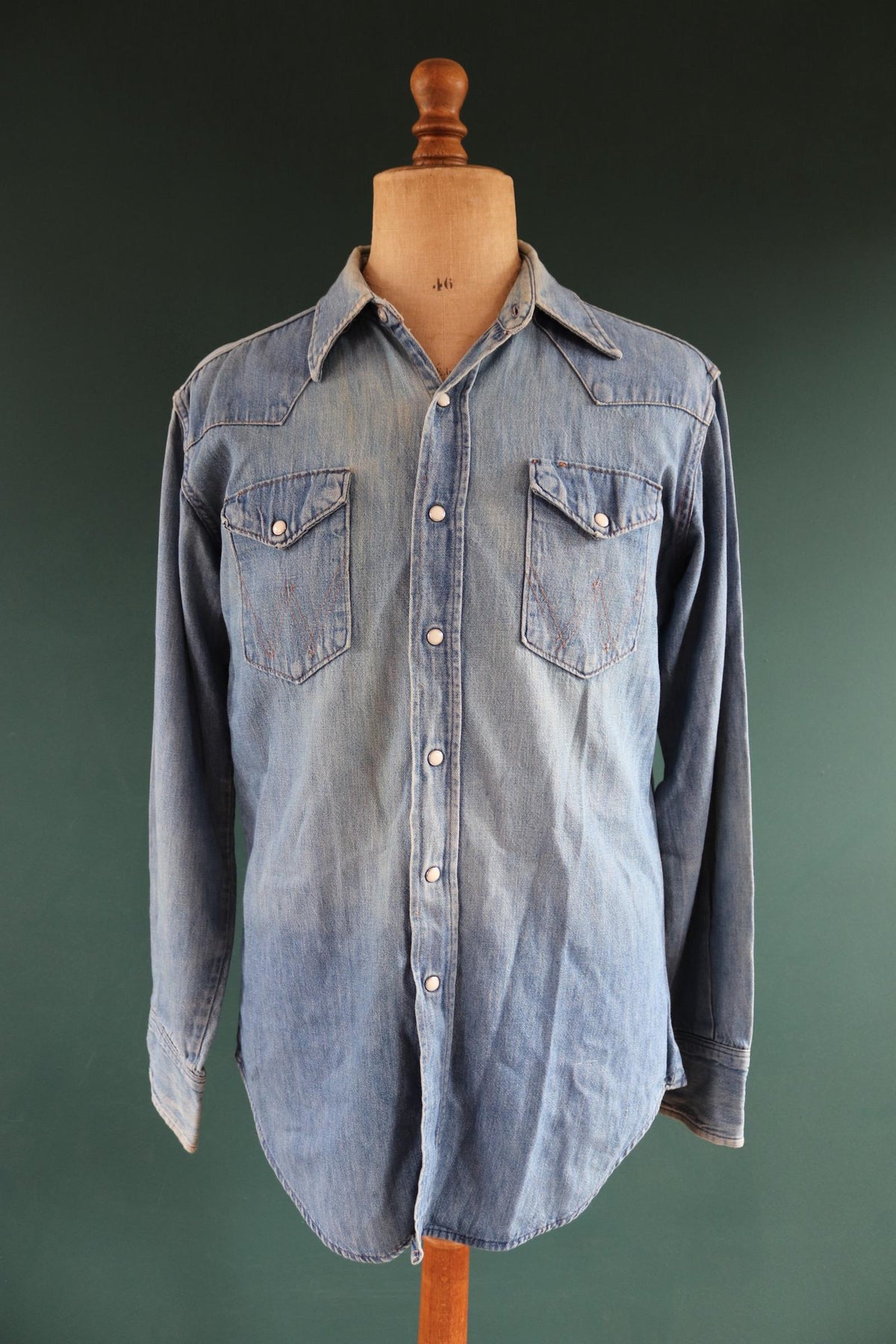 Vintage 1960s Wrangler denim shirt - cowboy - Western style - 44" chest