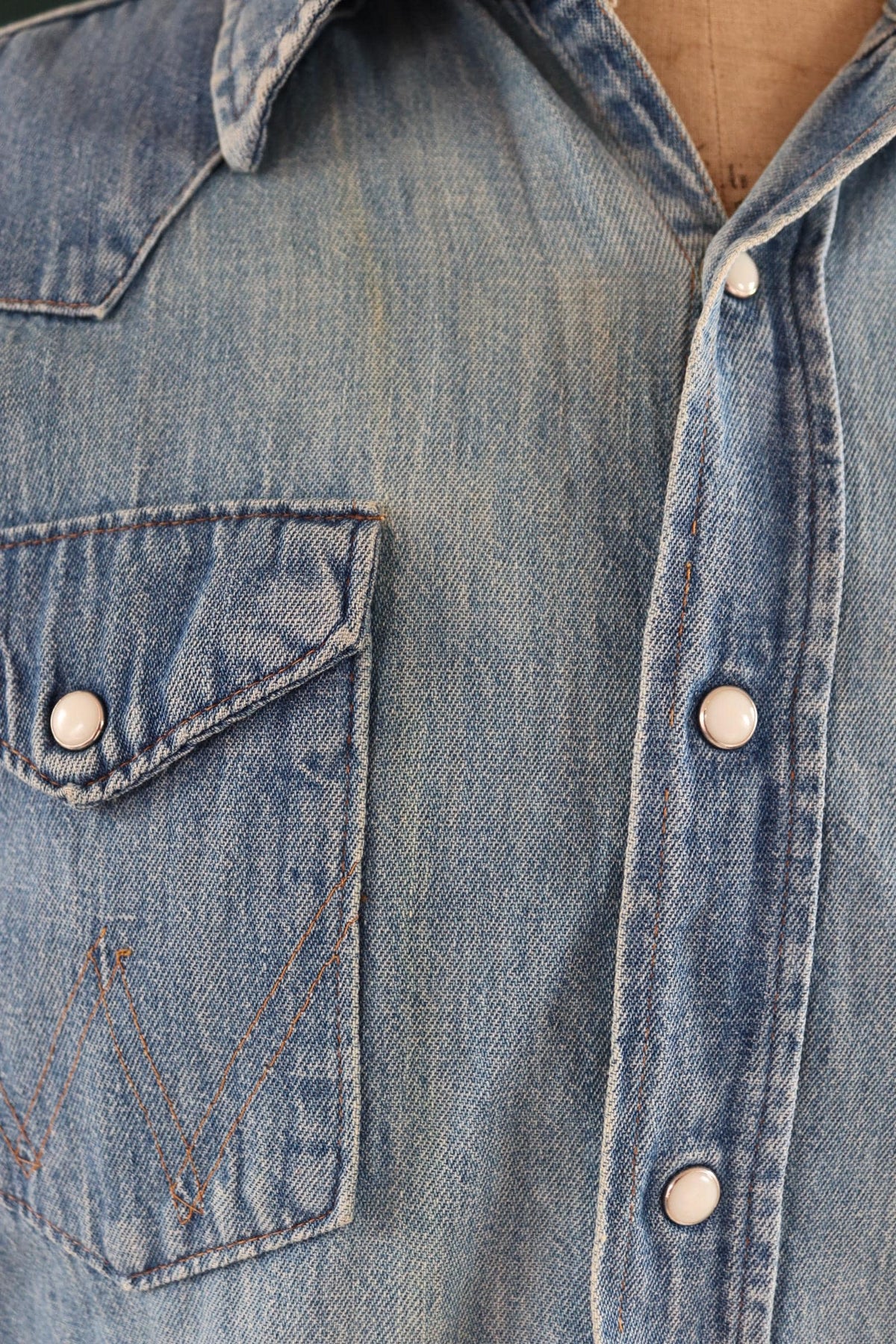 Vintage 1960s Wrangler denim shirt - cowboy - Western style - 44" chest